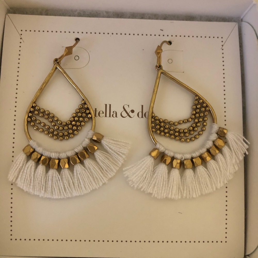 BNWT STELLA & DOT Chandelier earrings